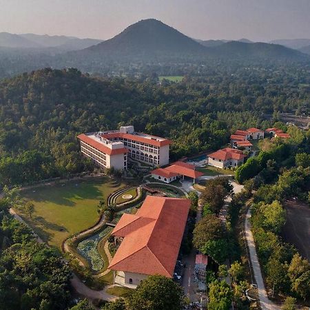Bhanu The Fern Forest Resort & Spa, Jambughoda Екстер'єр фото
