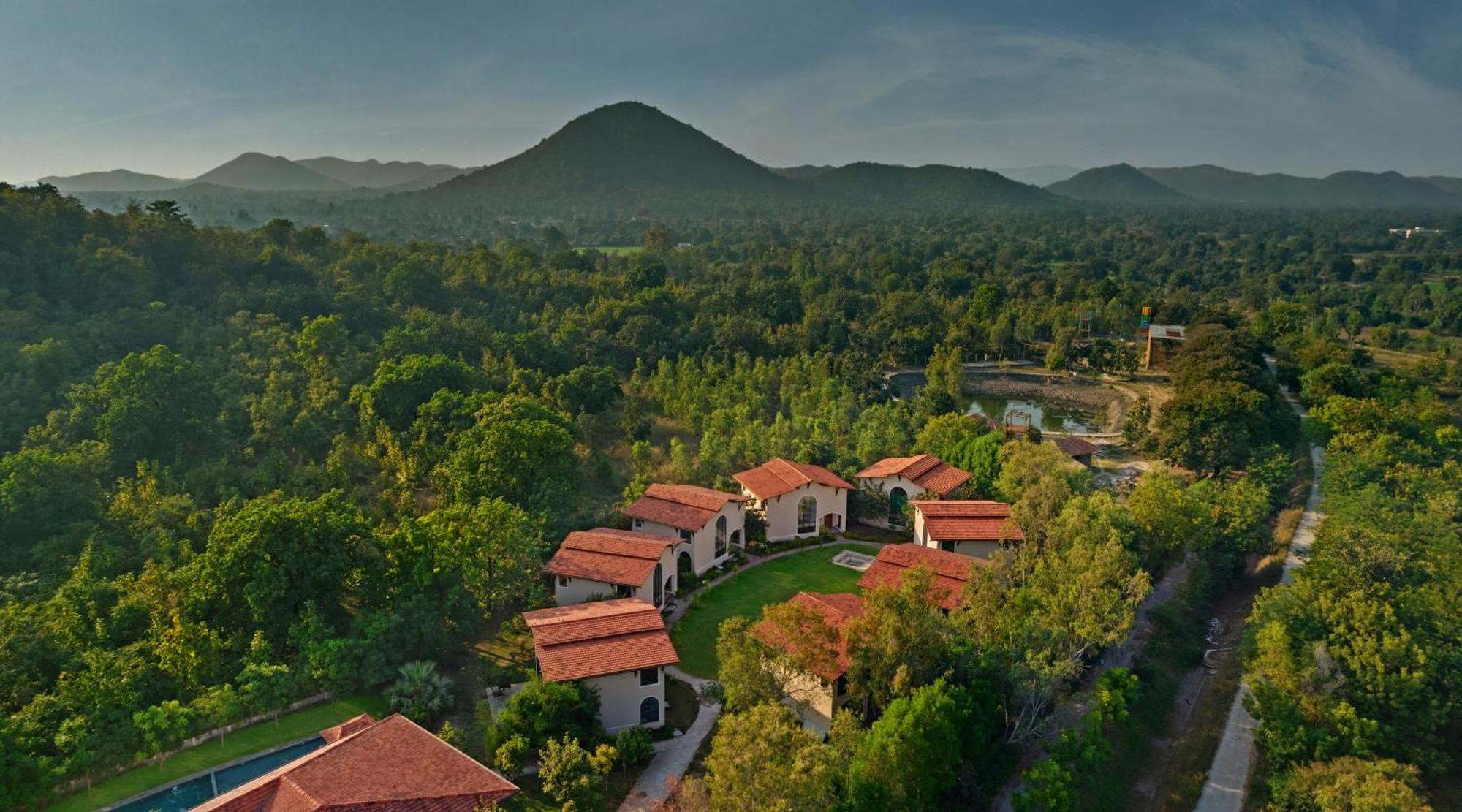 Bhanu The Fern Forest Resort & Spa, Jambughoda Екстер'єр фото